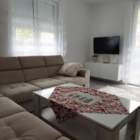 Golden Apartmens Apartman *