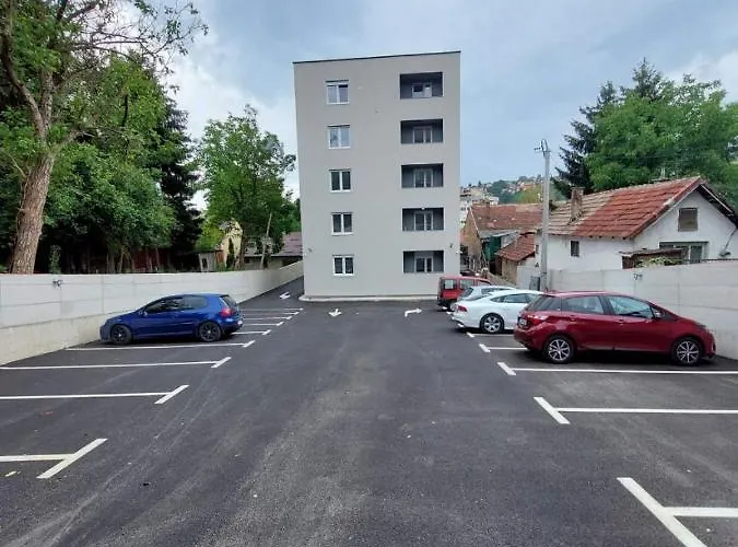 公寓 Golden Apartmens *