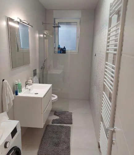 Golden Apartmens 公寓 *